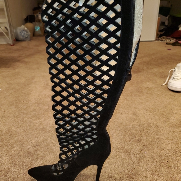 Black Fashion Boots - Picture 2 of 4